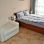 Апартамент In Kavatsi H1 Созопол